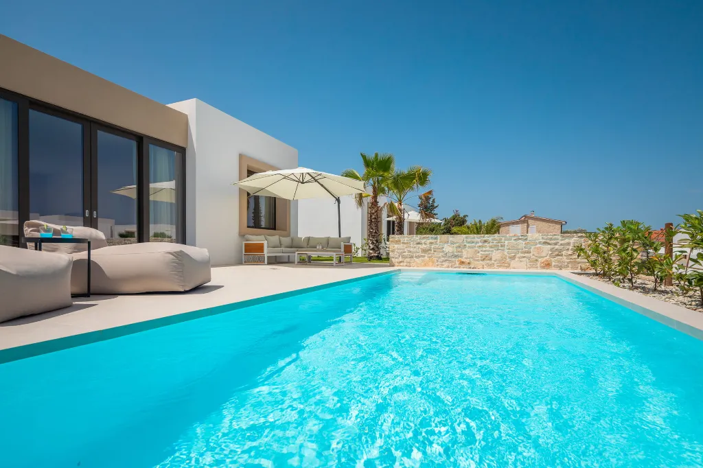 Modern Seaside Villa with Pool – Pasman Island