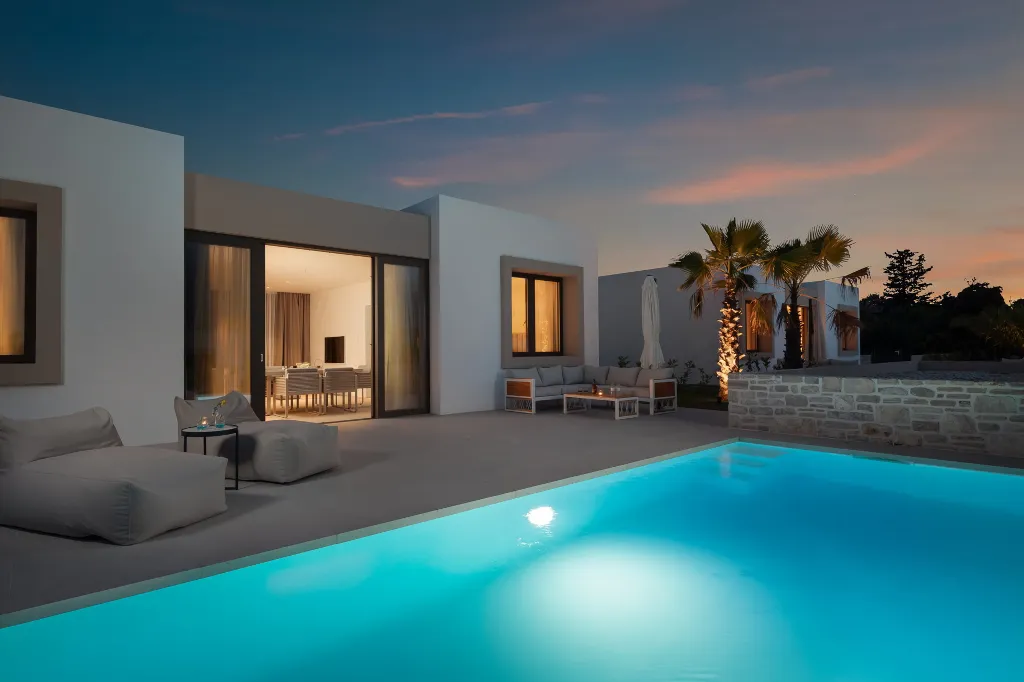 Modern Seaside Villa with Pool – Pasman Island