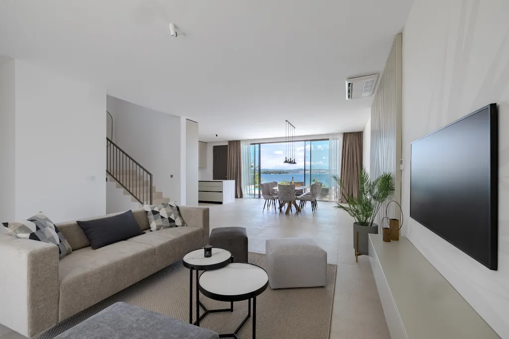 Seaside Villa Retreat with Pool in Tkon