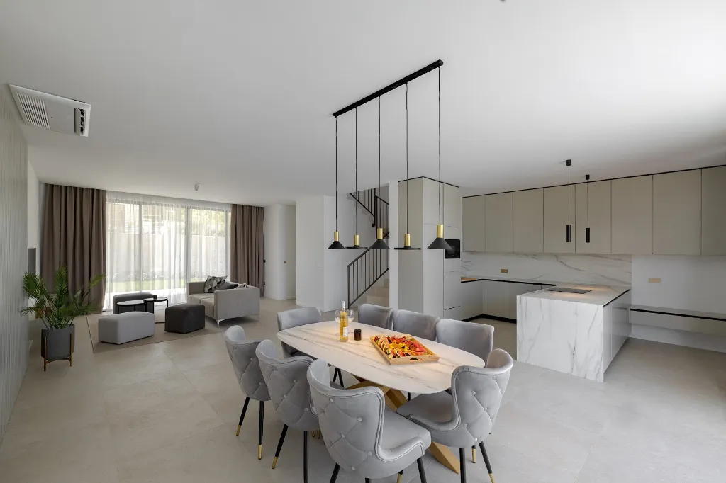 Seaside Villa Retreat with Pool in Tkon