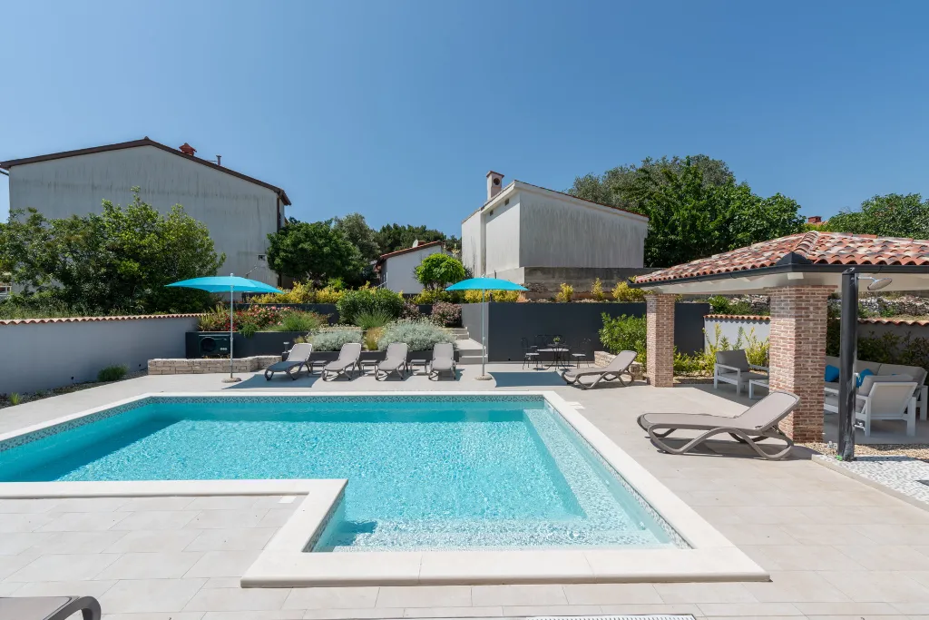 Modern Family Villa with Pool in Premantura