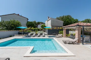 Modern Family Villa with Pool in Premantura