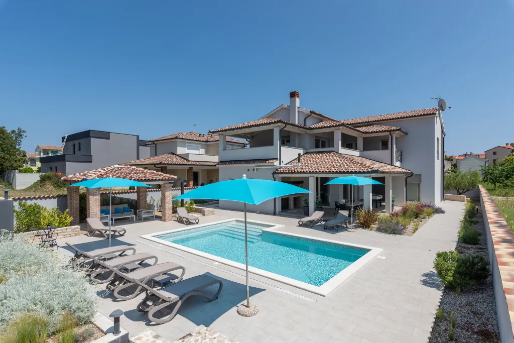 Modern Family Villa with Pool in Premantura
