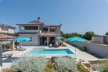 Modern Family Villa with Pool in Premantura