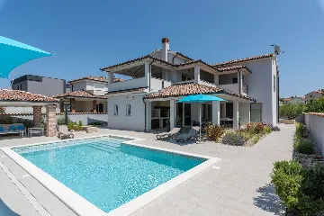 Modern Family Villa with Pool in Premantura