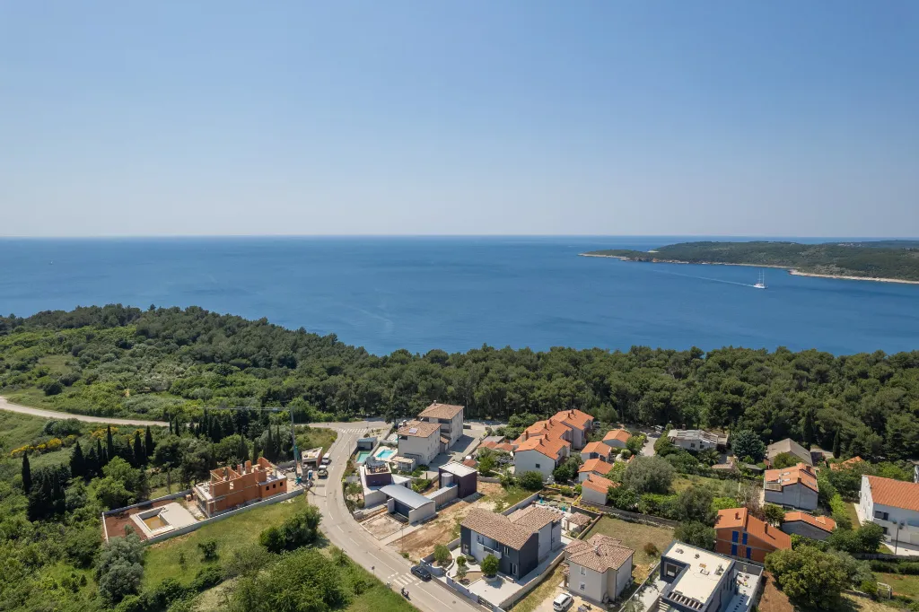 Modern Family Villa with Pool in Premantura