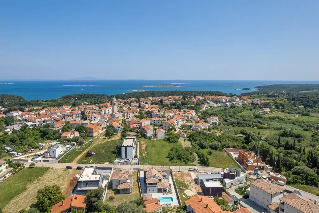 Modern Family Villa with Pool in Premantura