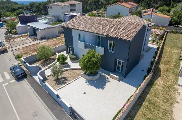 Modern Family Villa with Pool in Premantura