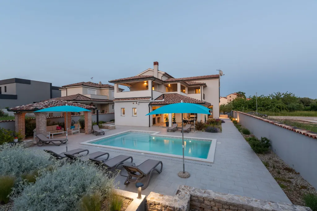 Modern Family Villa with Pool in Premantura