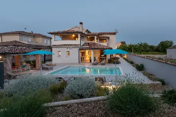Modern Family Villa with Pool in Premantura