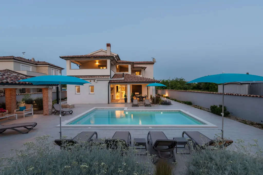 Modern Family Villa with Pool in Premantura