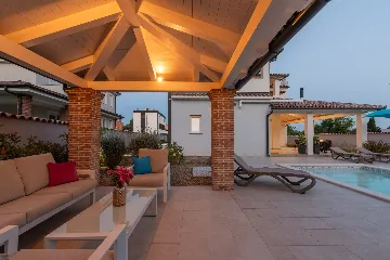 Modern Family Villa with Pool in Premantura