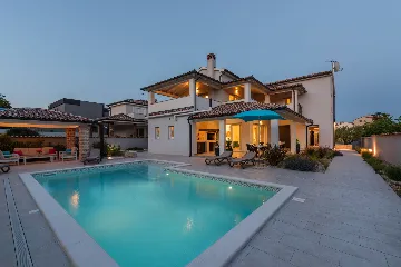 Modern Family Villa with Pool in Premantura