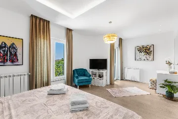 Modern Family Villa with Pool in Premantura