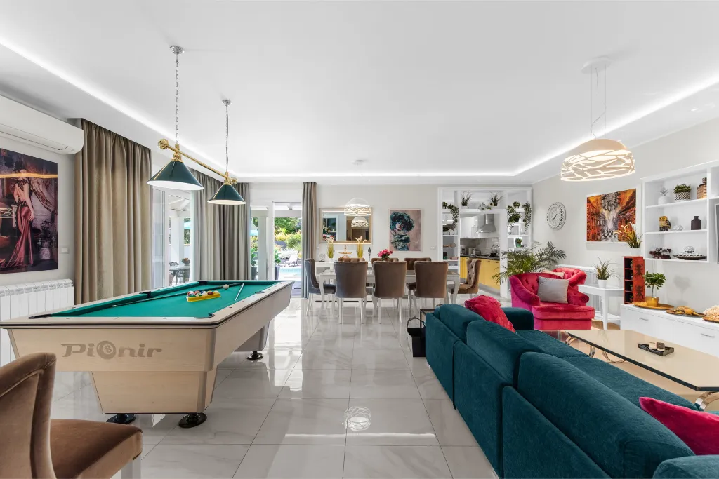 Modern Family Villa with Pool in Premantura