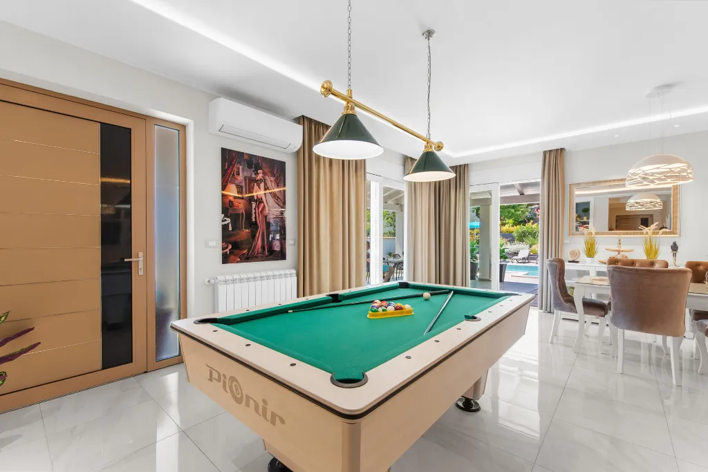 Modern Family Villa with Pool in Premantura