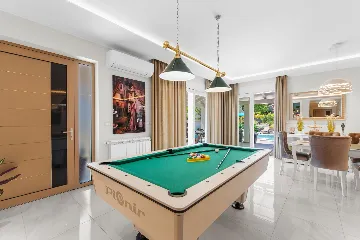 Modern Family Villa with Pool in Premantura