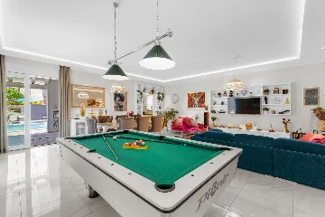 Modern Family Villa with Pool in Premantura