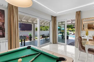 Modern Family Villa with Pool in Premantura