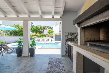 Modern Family Villa with Pool in Premantura