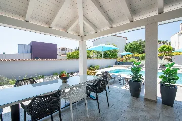 Modern Family Villa with Pool in Premantura