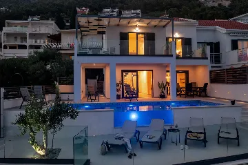Contemporary Beach Villa With Pool in Omiš