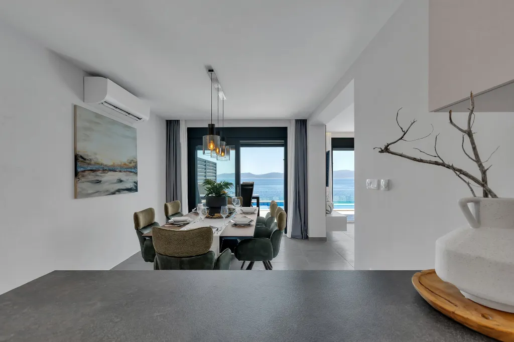Contemporary Beach Villa With Pool in Omiš