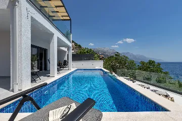 Contemporary Beach Villa With Pool in Omiš