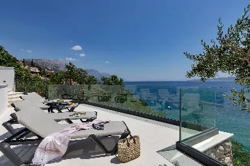 Contemporary Beach Villa With Pool in Omiš