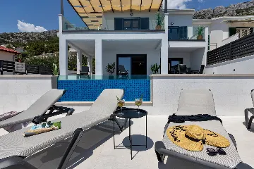 Contemporary Beach Villa With Pool in Omiš