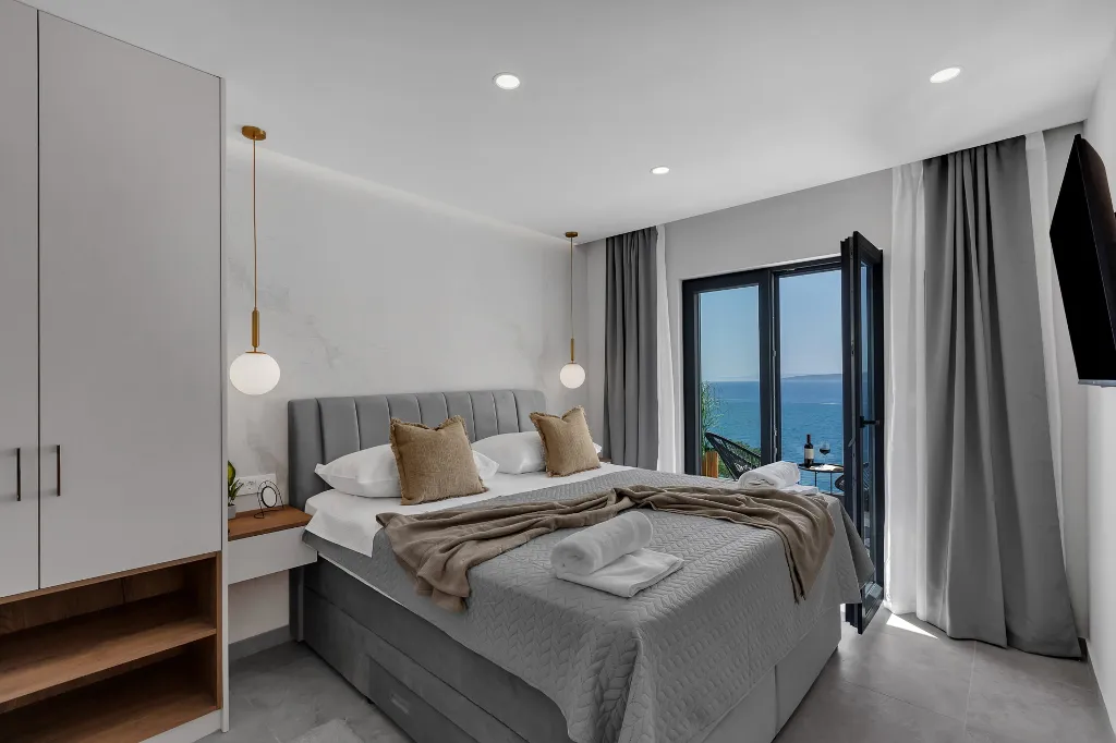 Contemporary Beach Villa With Pool in Omiš