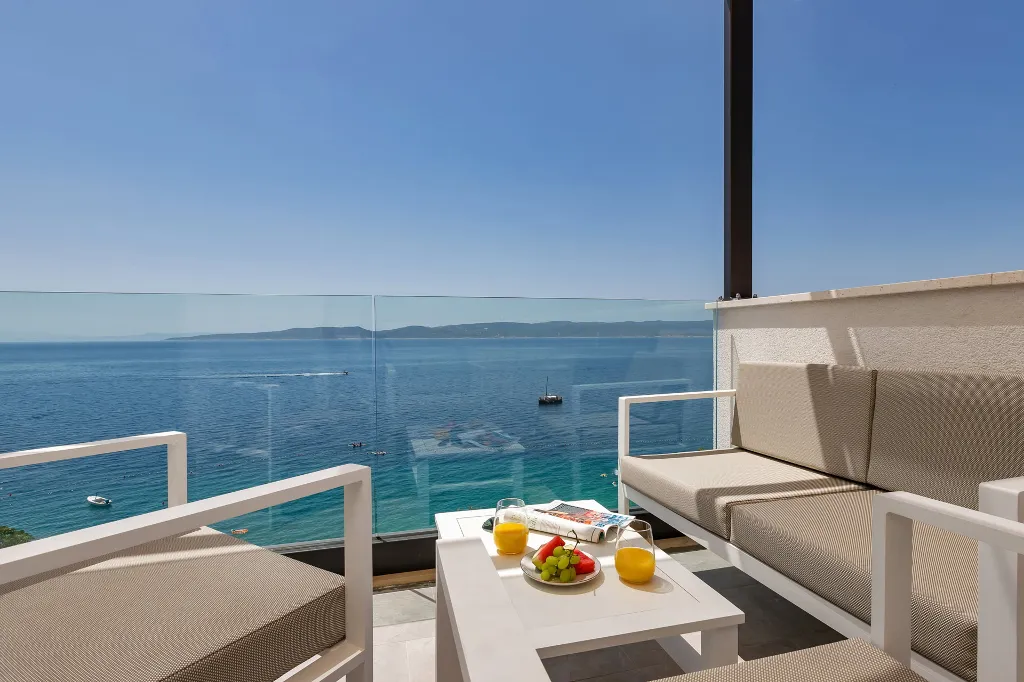 Contemporary Beach Villa With Pool in Omiš