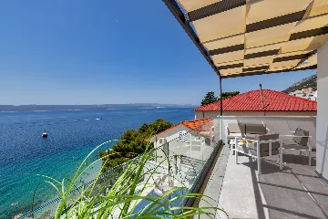 Contemporary Beach Villa With Pool in Omiš