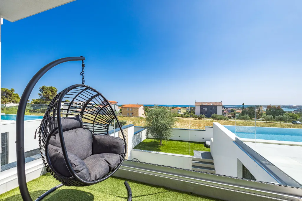 Seaside Retreat Villa with Spa and Infinity Pool Medulin