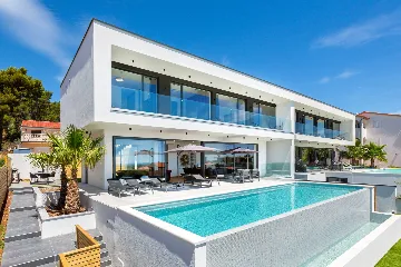 Seaside Retreat Villa with Spa and Infinity Pool Medulin