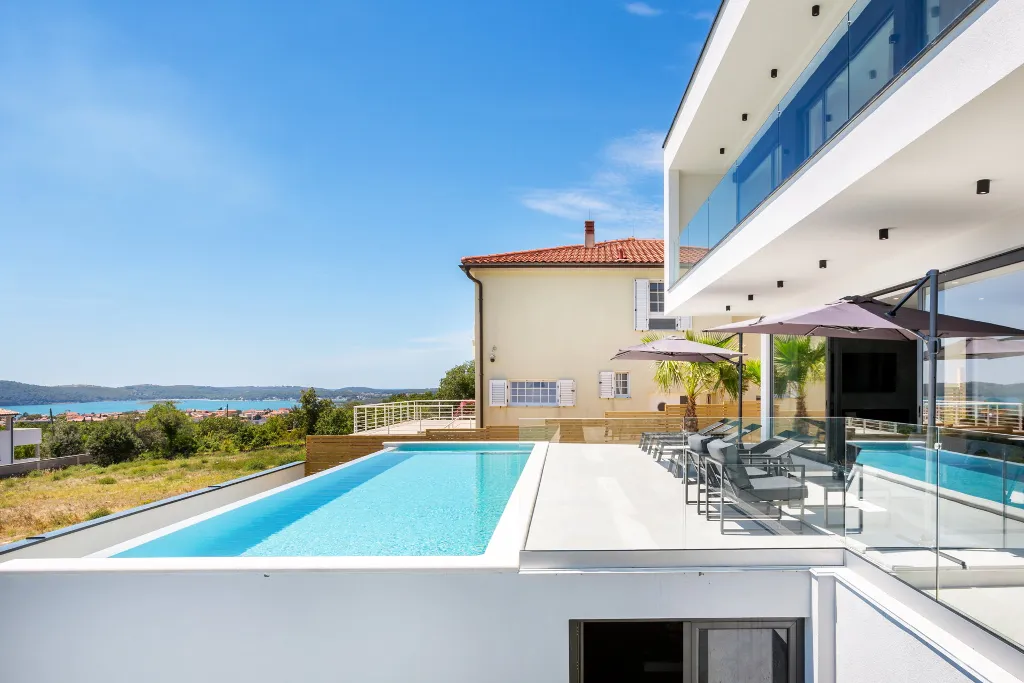 Seaside Retreat Villa with Spa and Infinity Pool Medulin