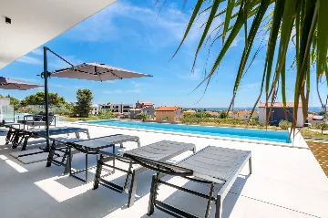 Seaside Retreat Villa with Spa and Infinity Pool Medulin