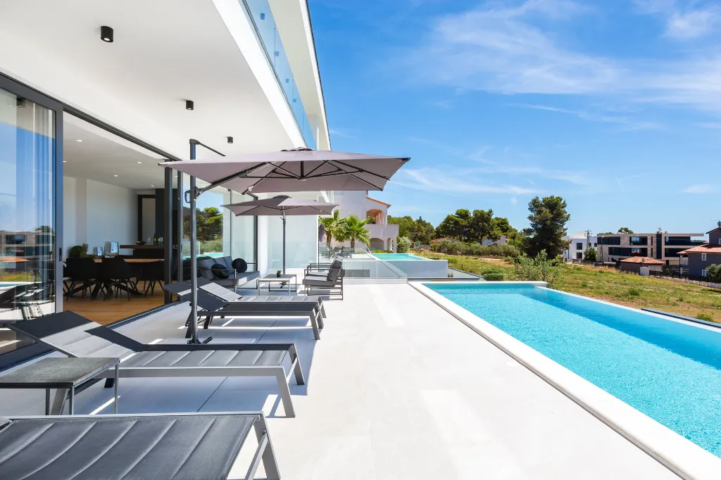 Seaside Retreat Villa with Spa and Infinity Pool Medulin
