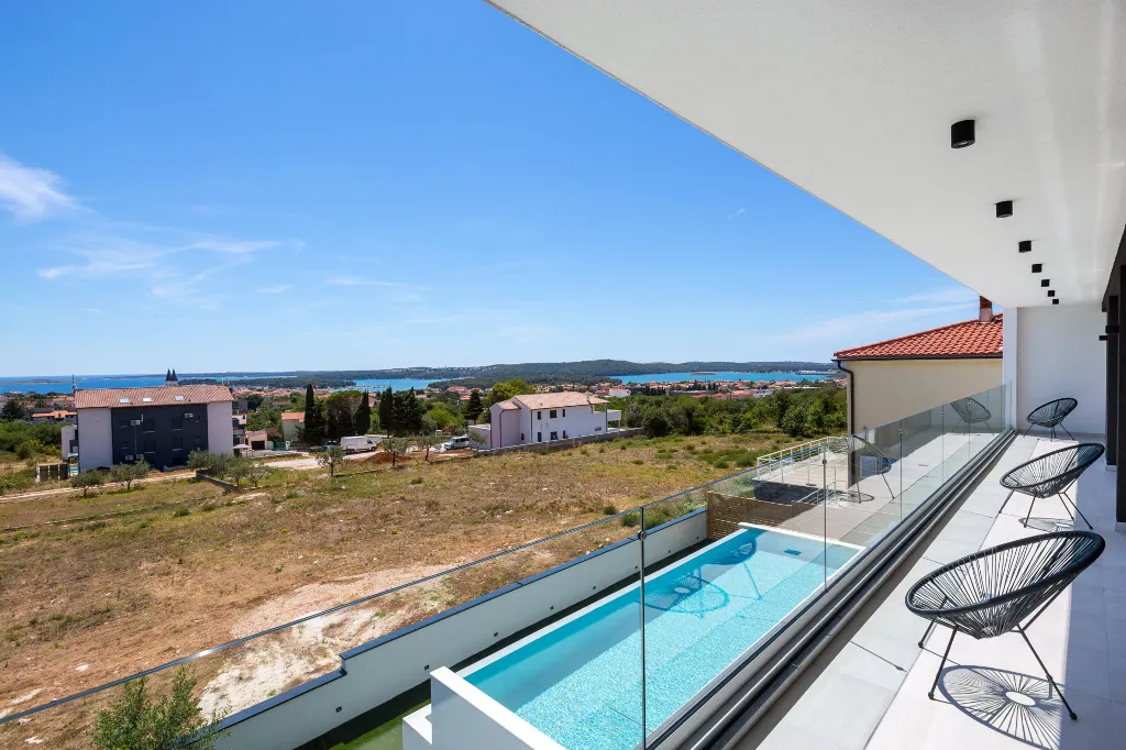 Seaside Retreat Villa with Spa and Infinity Pool Medulin