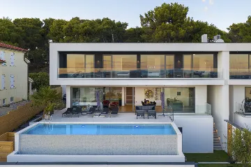 Seaside Retreat Villa with Spa and Infinity Pool Medulin