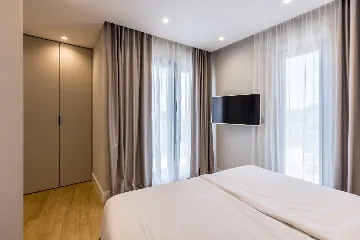 Seaside Villa with Heated Pool in Potomje