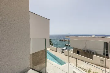 Seaside Villa with Heated Pool in Potomje
