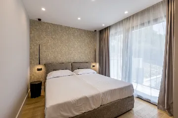 Seaside Villa with Heated Pool in Potomje