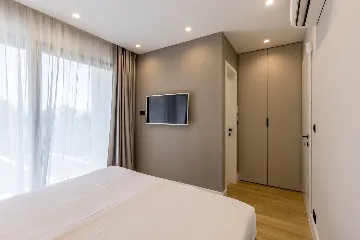 Seaside Villa with Heated Pool in Potomje