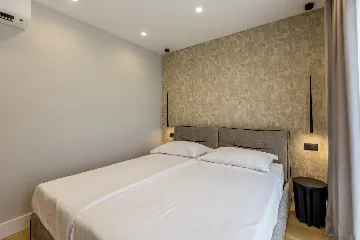 Seaside Villa with Heated Pool in Potomje