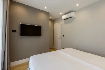 Seaside Villa with Heated Pool in Potomje