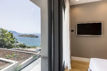 Seaside Villa with Heated Pool in Potomje