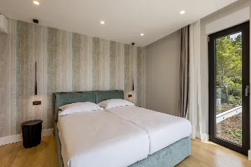 Seaside Villa with Heated Pool in Potomje