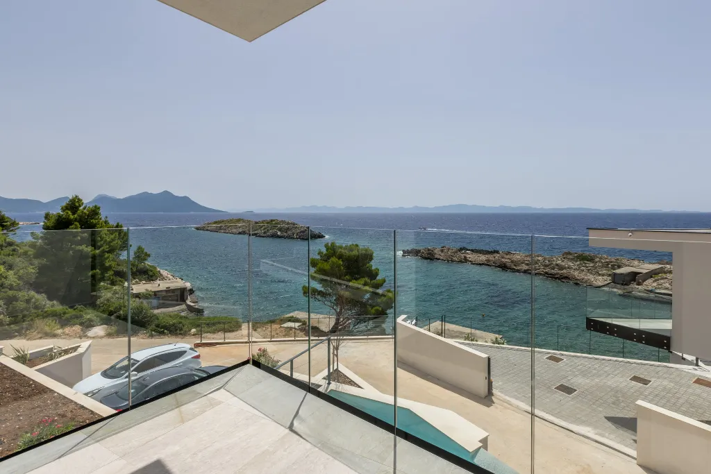 Seaside Villa with Heated Pool in Potomje