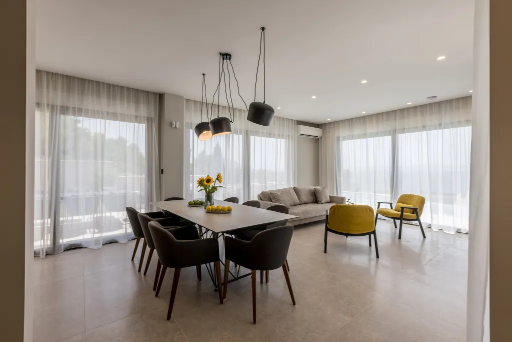 Seaside Villa with Heated Pool in Potomje